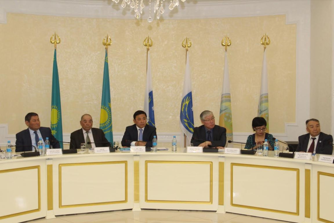 Oralda sarapshylar kezdesýi ótti