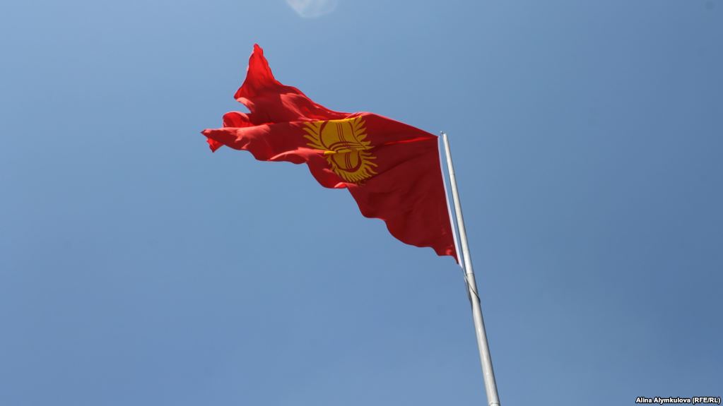 Qyrǵyzstanda prezıdent saılaýy bastaldy