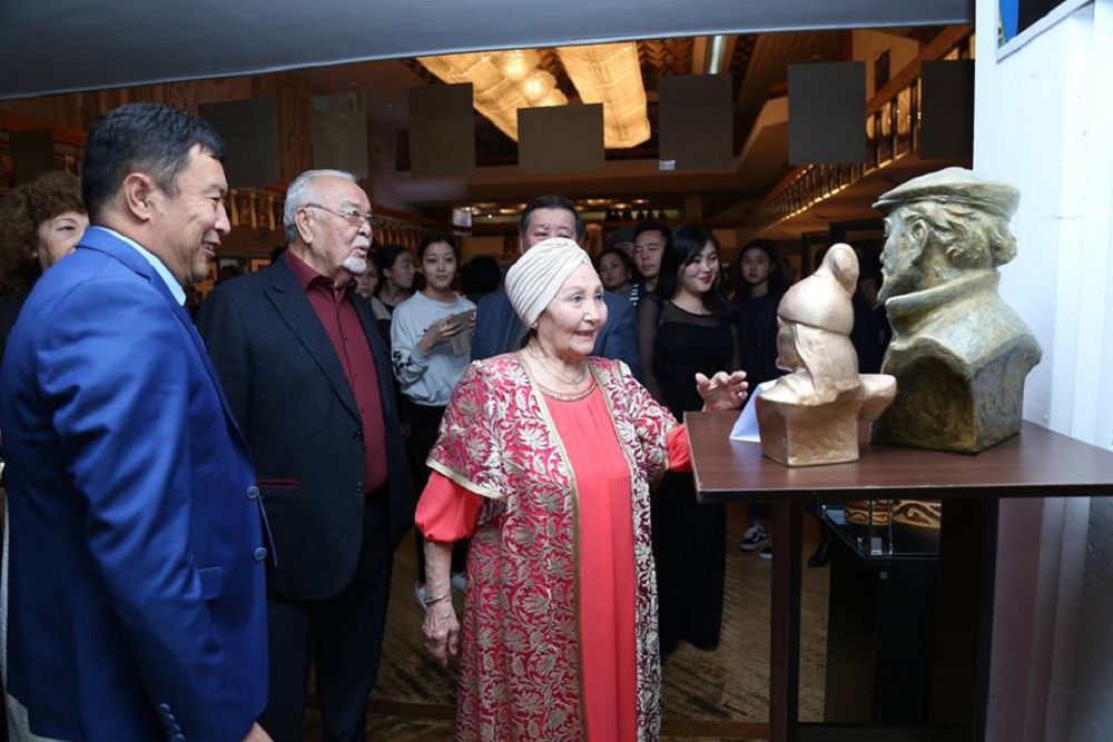 Áýezov teatry 92-maýsy­my­n ashty