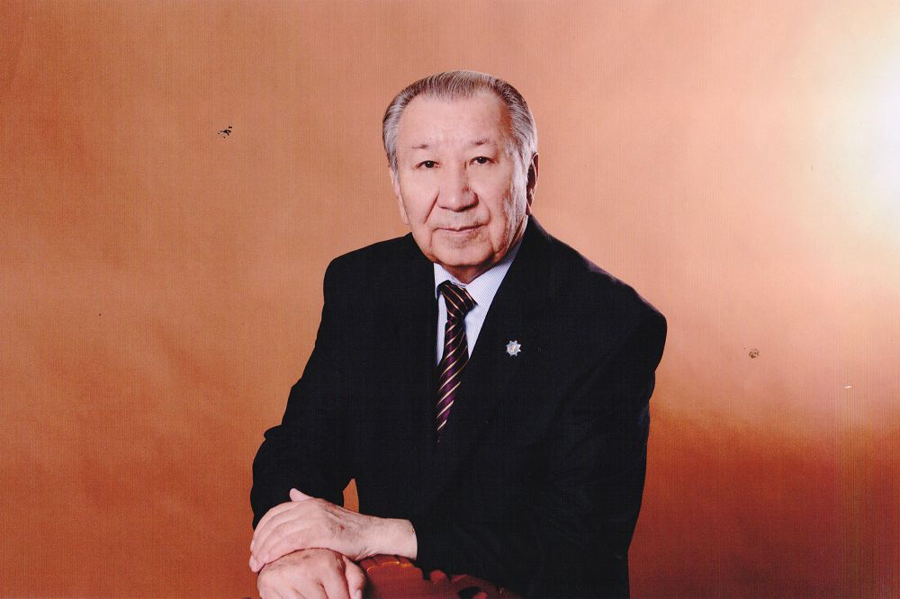 Zaı­rolla Dúısenbekov - zamana zııalysy