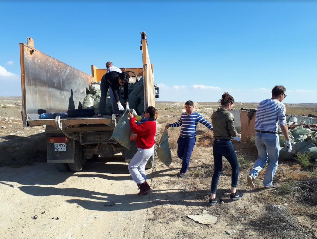 Kaspıı jaǵalaýynda senbilik ótti