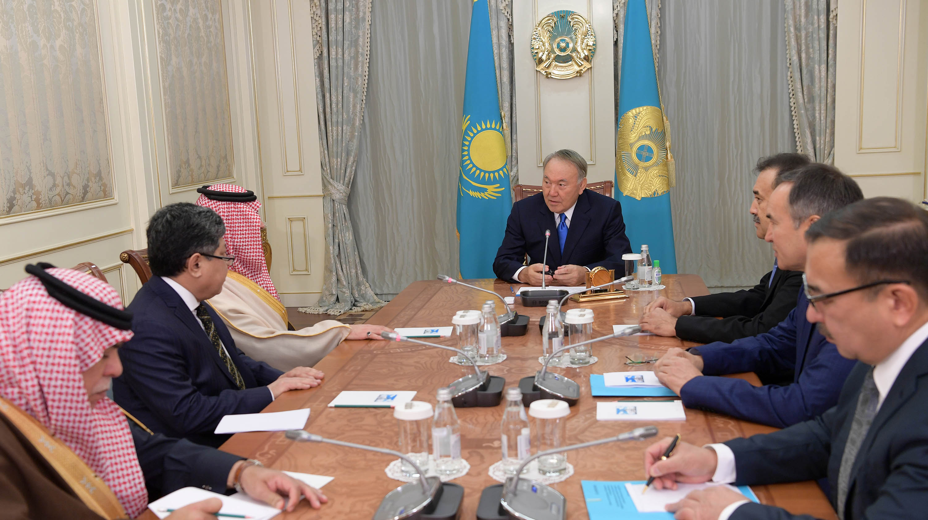 Nursultan Nazarbaev Saýd Arabııasynyń Ishki ister mınıstrimen kezdesti