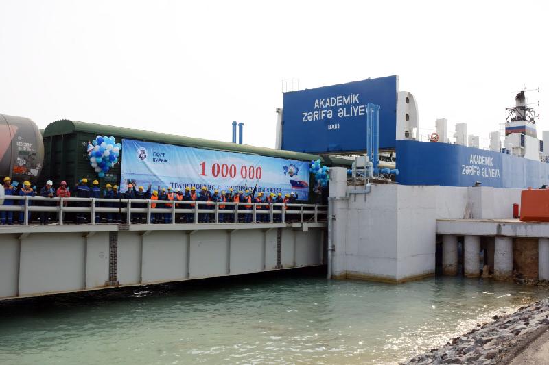Quryq portynan Bakýge mıllıon tonna júk jóneltildi