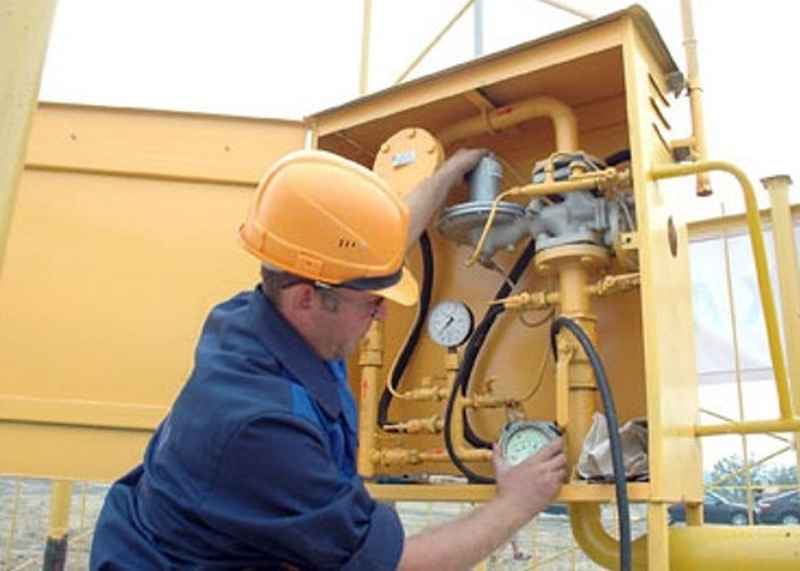 Gaz keldi. Qosýda qıyndyq bar