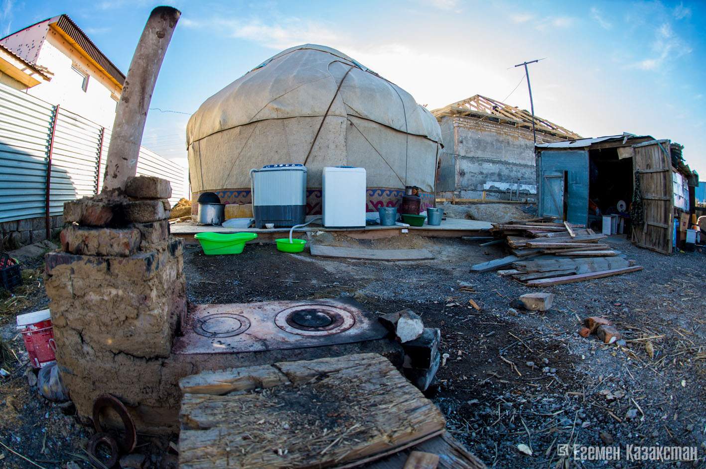 Astanada alty balaly otbasy kıiz úıde qystaýy múmkin (foto)