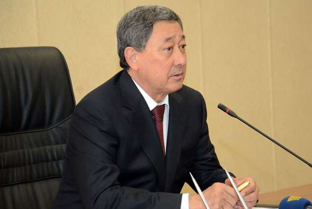 B. Izmuhambetov Úkimet basshysyna depýtattyq saýal joldady