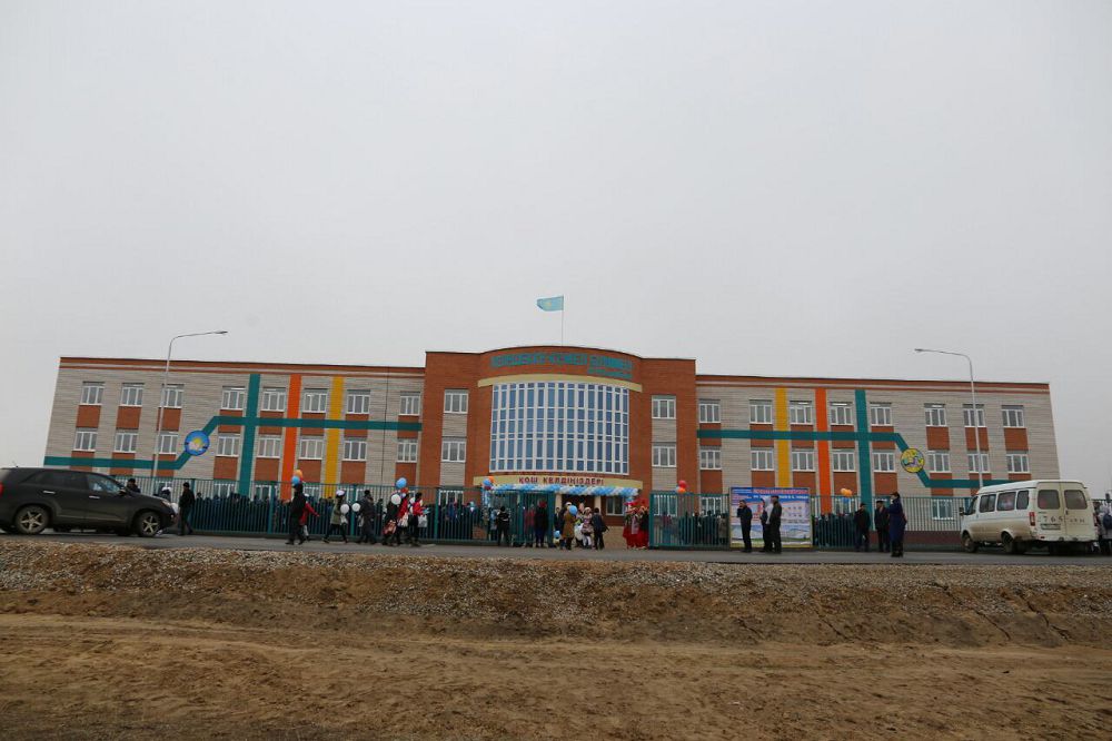 Aqtóbe oblysynda úsh aýysymdaǵy mektep jańa ǵımaratqa kóshti