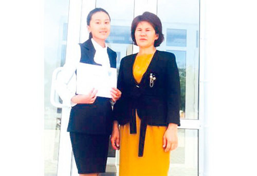 Jambyl oblysynda mektep oqýshysy Abaıdyń 200 óleńin jatqa oqydy