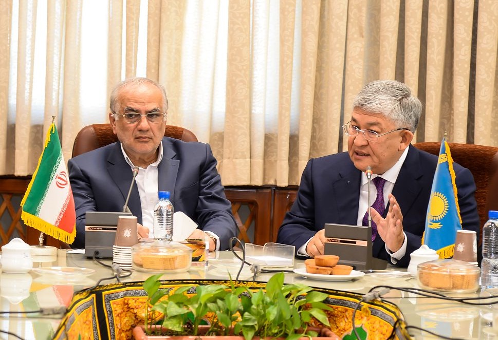 Syr óńiri Iran Islam Respýblıkasymen segiz memorandýmǵa qol qoıdy