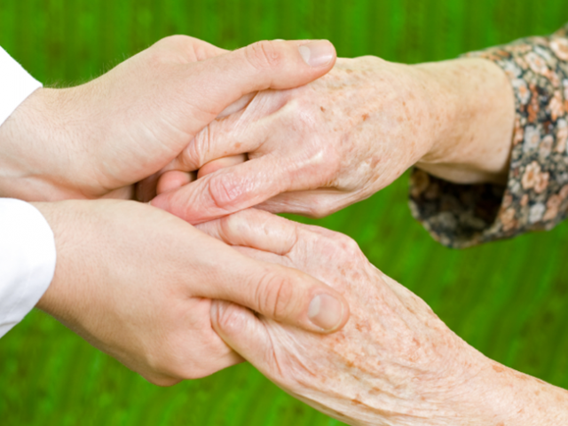 Qamkóńil qarııalardy bir qýantty