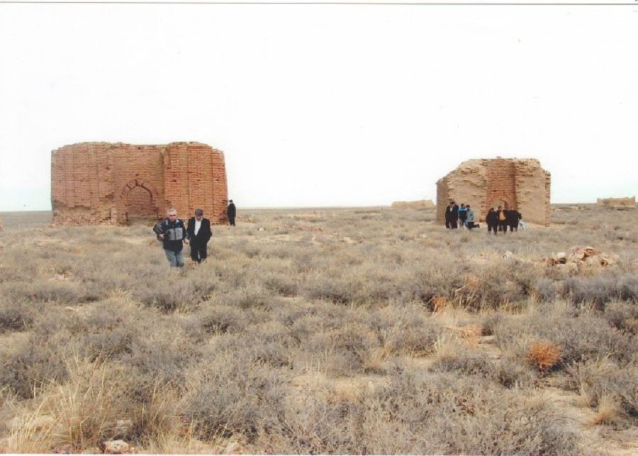 Qoraǵa aınalǵan mazar