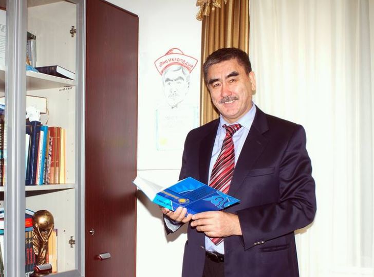 Búrkitbaı Aıaǵan: Aq nekeni aıaqasty etpegen elmiz