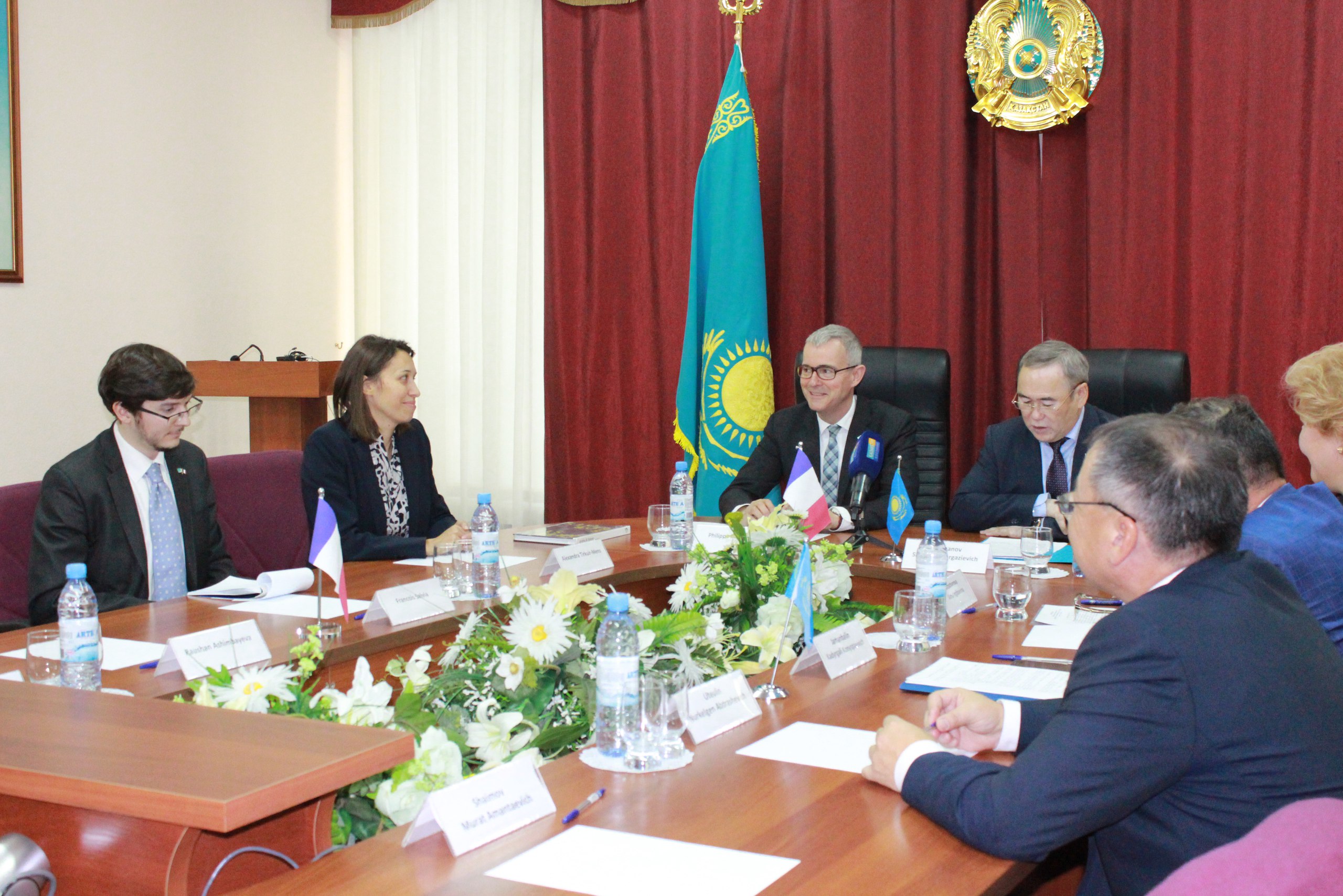 Fransııa elshisi issaparmen Qostanaıda boldy