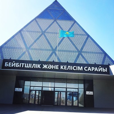 Adal eńbek – aýqatty turmys arqaýy