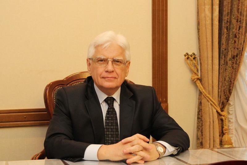 Reseı Elshisi: Qazaqstannyń latyn álipbıine kóshýine qurmetpen qaraımyz