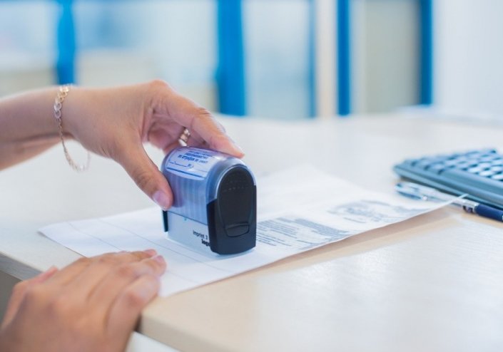 Mindetti tirkeý: sheteldik tájirıbe qandaı?