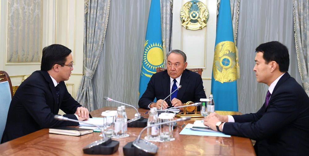 Nursultan Nazarbaev Ulttyq bank tóraǵasyn qabyldady