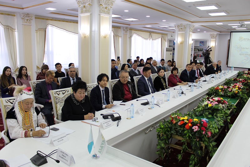 Astanada «Otbasy qundylyqtary jáne qoǵamdyq jańǵyrý» atty dóńgelek ústel ótti