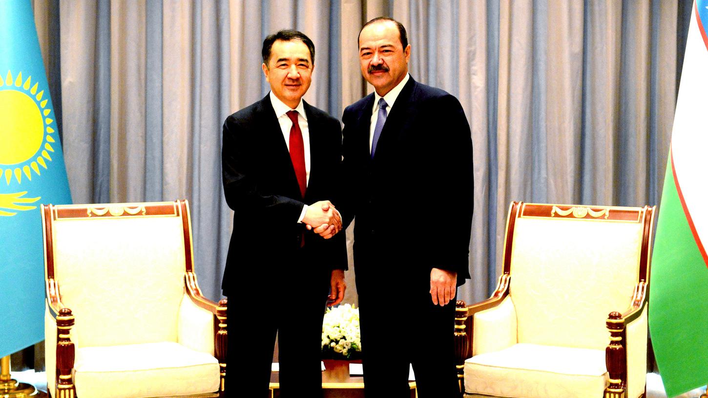 Qazaqstan men О́zbekstan úkimet basshylary kezdesýinde taýar aınalymyna erekshe kóńil bólindi