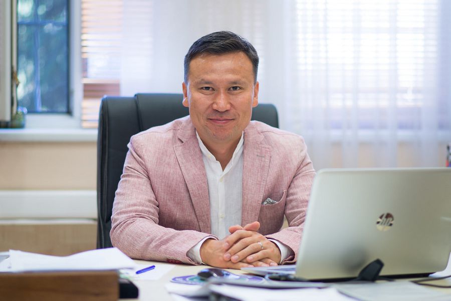 Qazaq balasynyń tennıske ıkemi zor