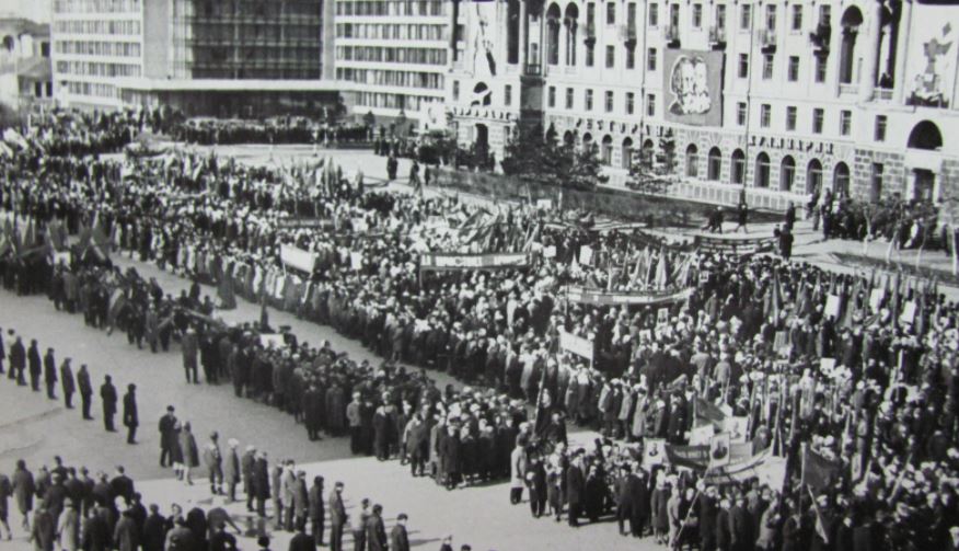Sosıalıstik júıeni ákelgen Qazan tóńkerisine júz jyl toldy