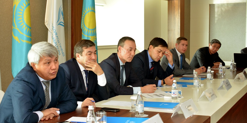 Astanada «Jańa álipbı – jańǵyrý joly» atty dóńgelek ústel ótti