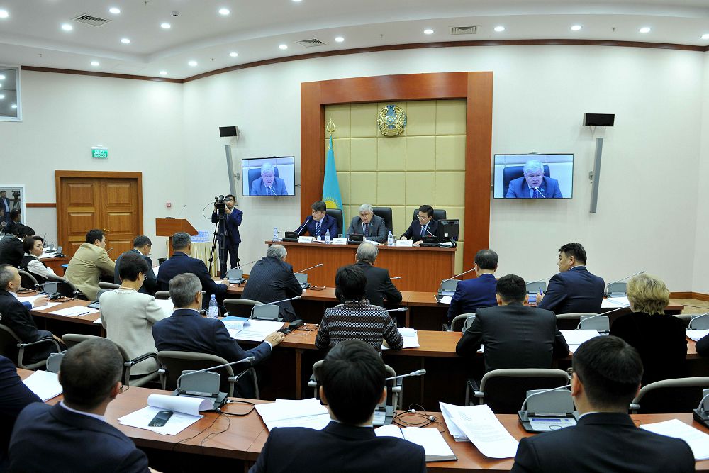 Májiliste 97-qadamǵa qatysty zań jobasy tanystyryldy