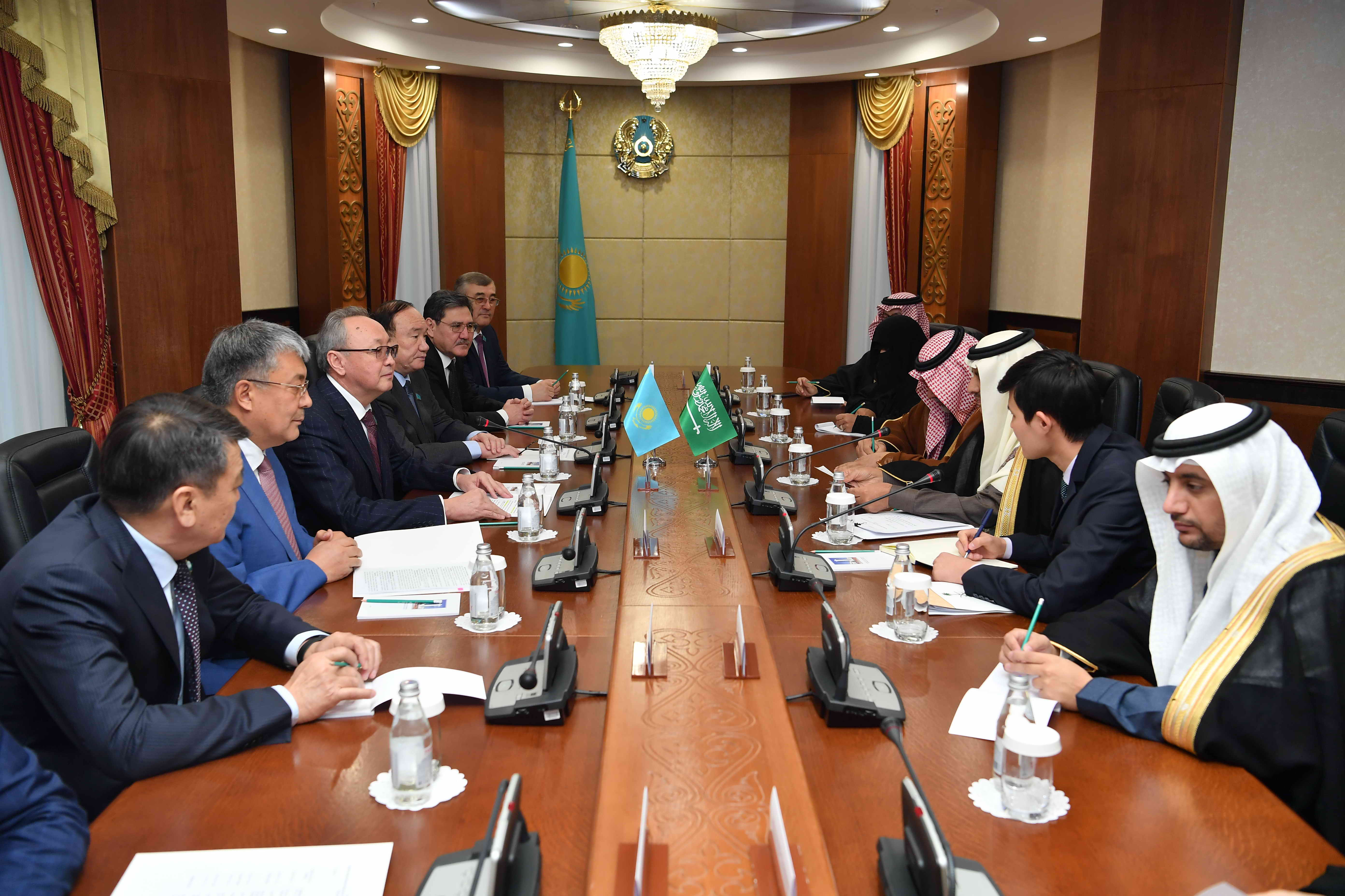 B. Beknazarov Konsýltatıvtik keńesi delegasııasynyń basshysy Ahmad ál-Hamdımen kezdesti