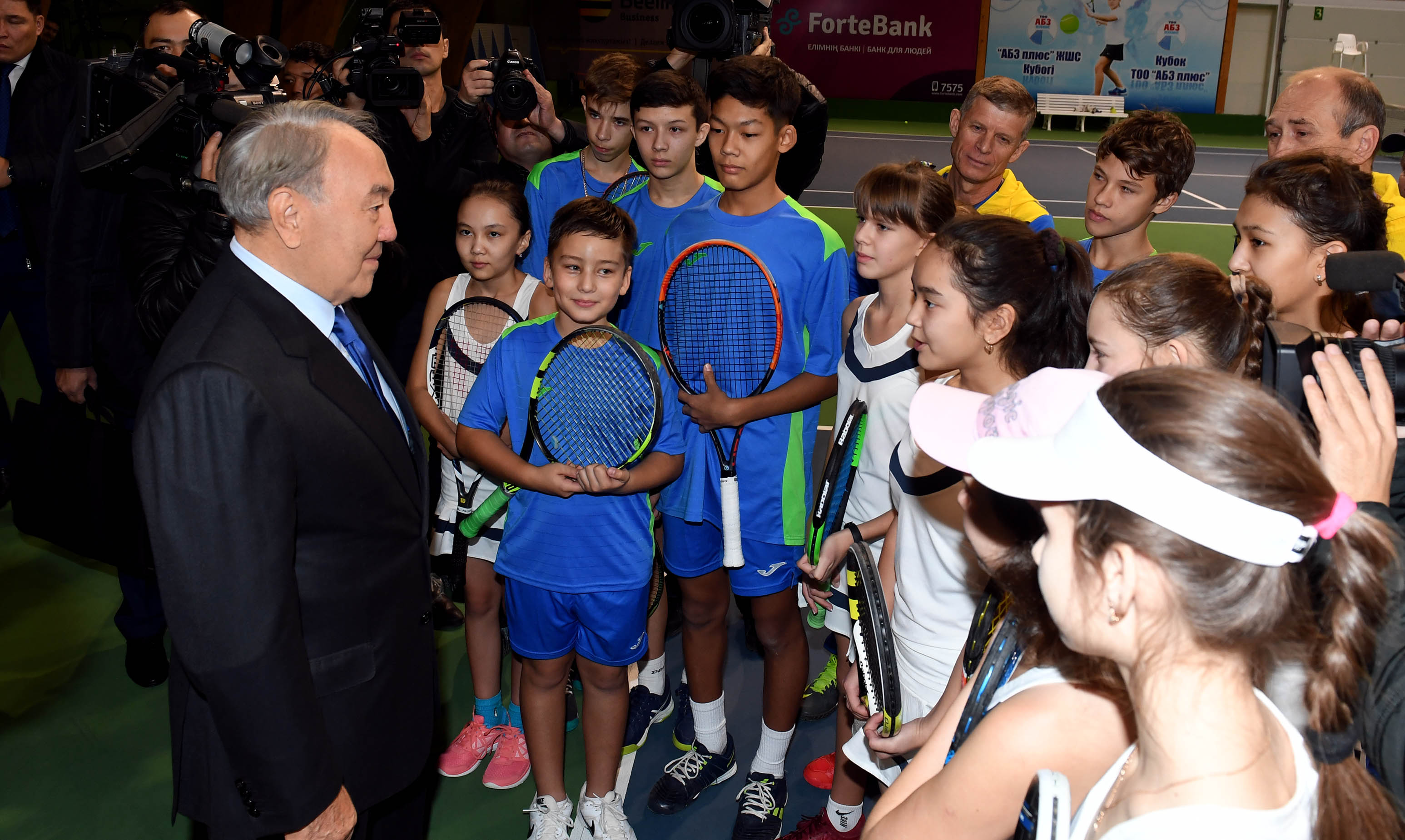 Nursultan Nazarbaev «Tennıs ortalyǵy» sport keshenine bardy