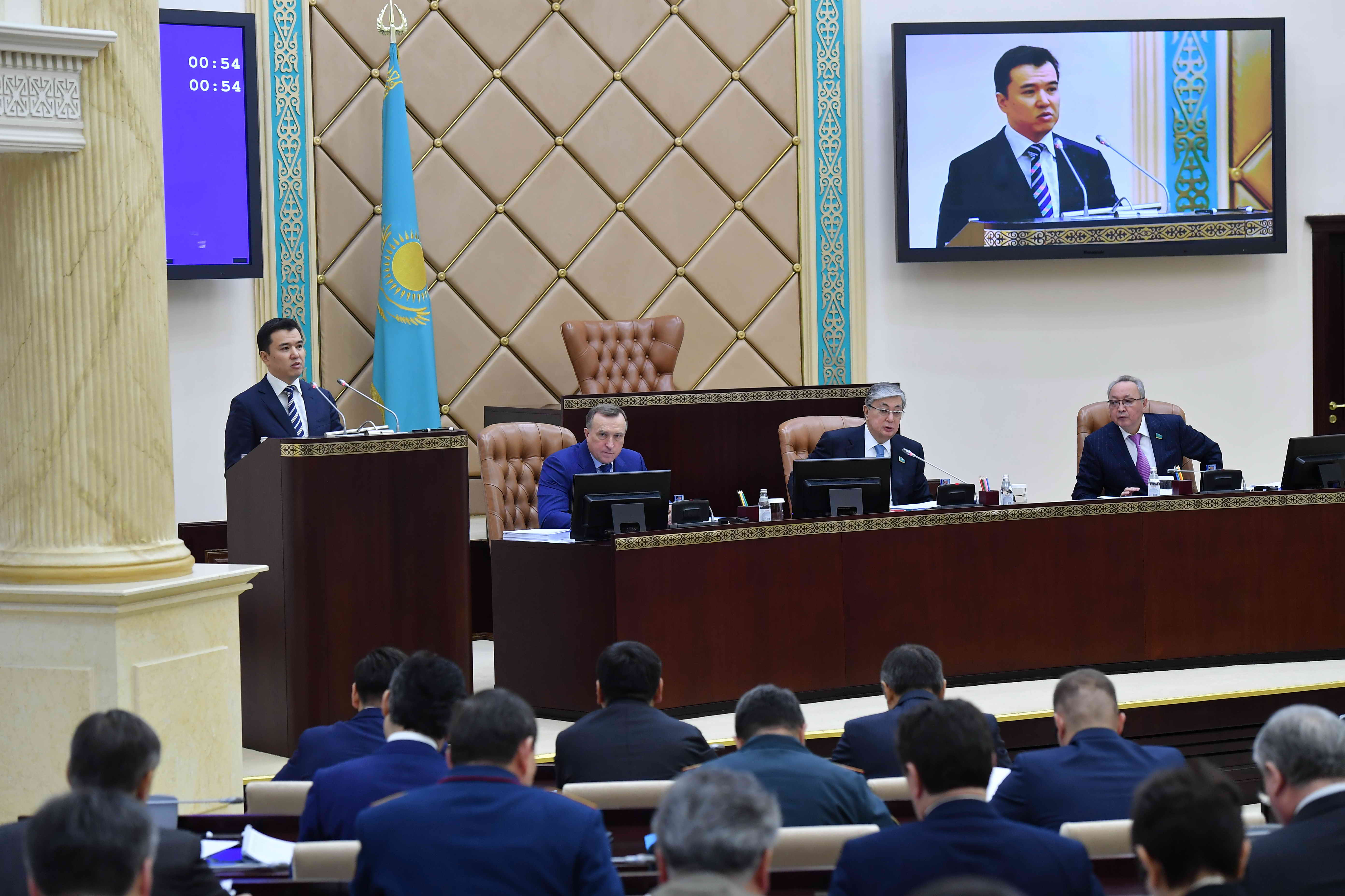 Senat «2017-2019 jyldarǵa arnalǵan respýblıkalyq bıýdjet týraly» zańǵa túzetýlerdi qarady