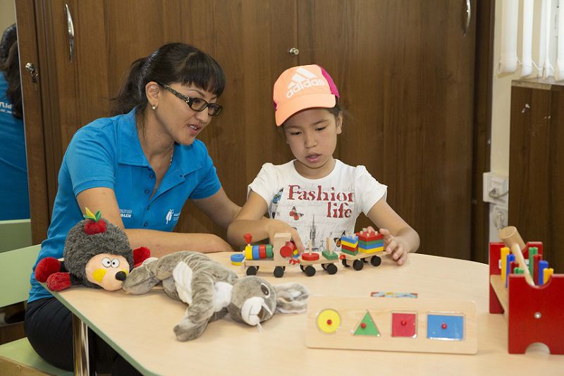 Aýtızm: genetıkalyq syrqat pa, psıhologııalyq aýrý ma?