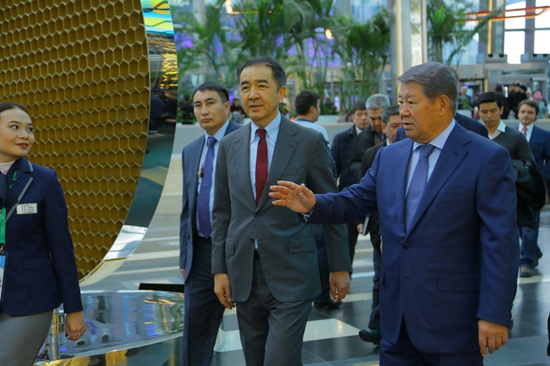 Baqytjan Saǵyntaev "Nur Álemdi" aralady