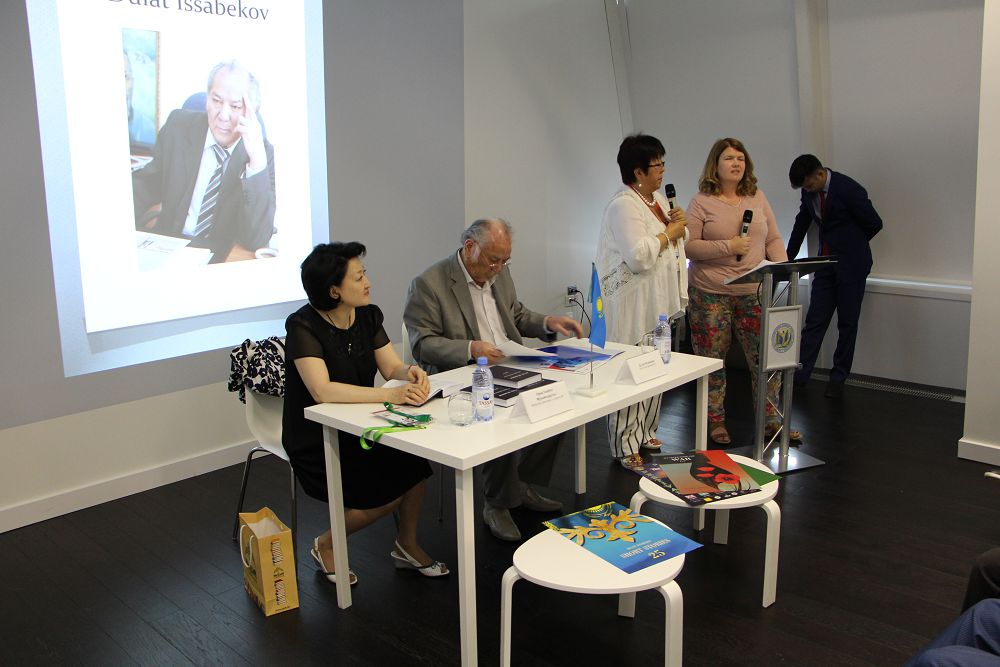 Dýlat Isabekovtyń mereıtoıy atalyp ótýde