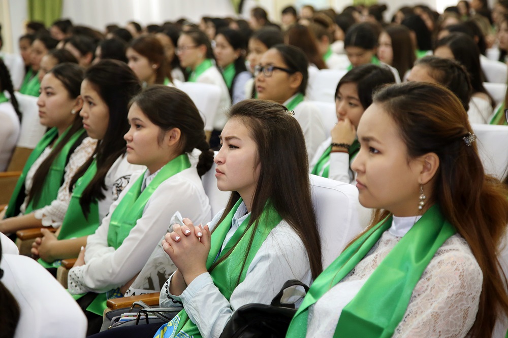 Qyzdar ýnıversıtetinde «Stýdentter qataryna qabyldaý» sharasy ótti