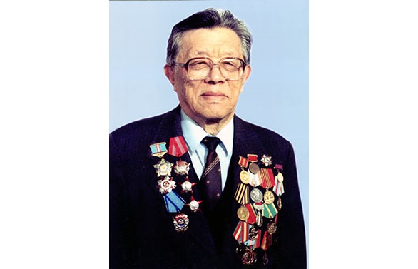 Akademık Atshabarovtyń erligi nege eskerilmeıdi?