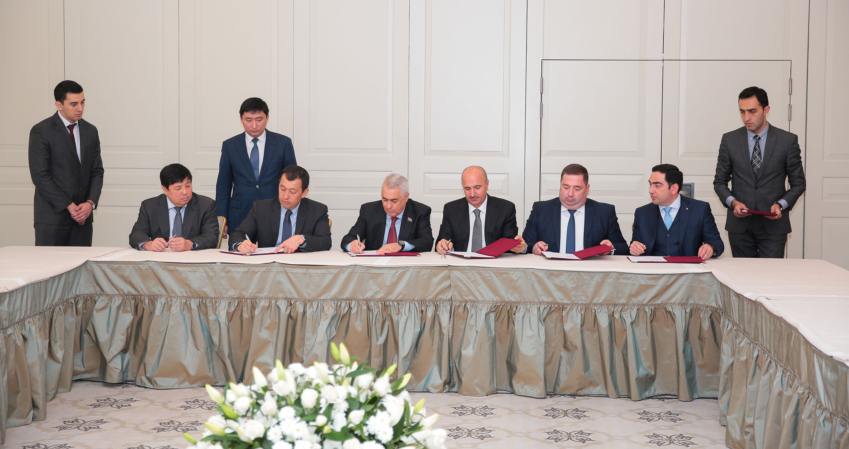 Transkaspıı kólik baǵdarymen 1,3 mln tonna júk tasymaldaý josparlanyp otyr