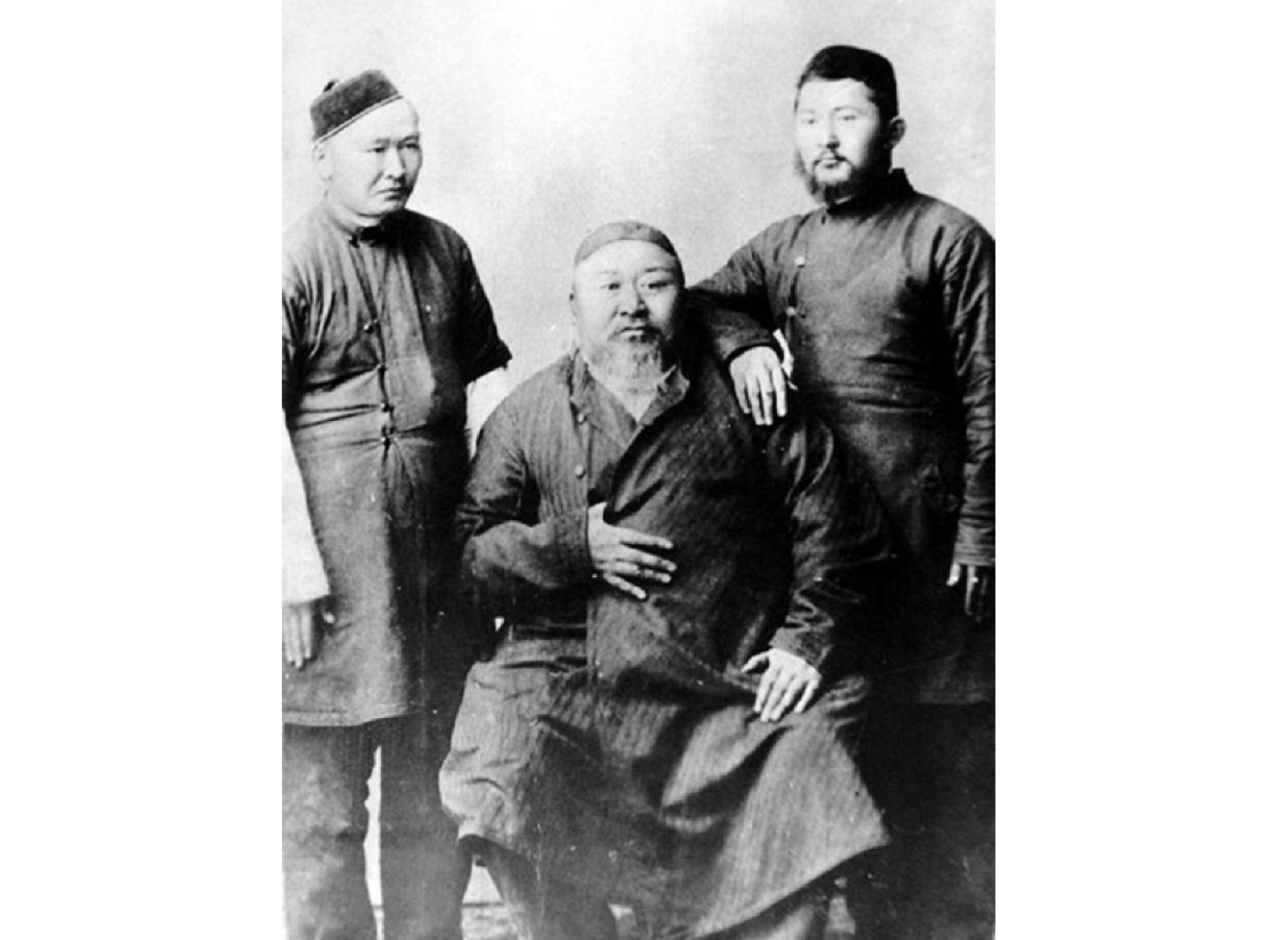 Abaıdyń fotosyn Áýezov saqtap qalǵan