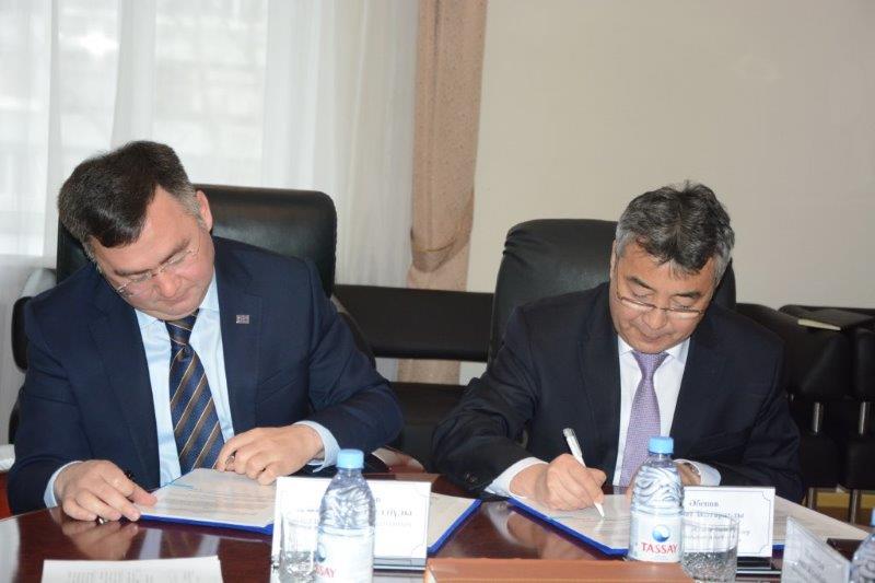 Kásipkerlerdiń quqyn Qostanaı palatasy men soty birigip qorǵaıdy