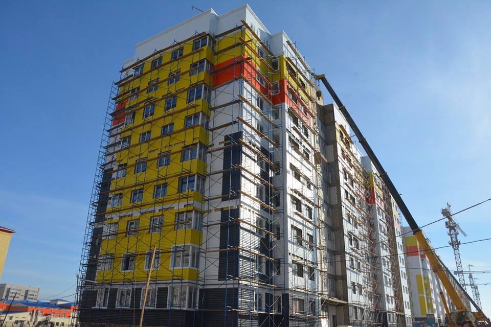 Ońtústikte on aıda 526 myń sharshy metr turǵyn úı paıdalanýǵa berildi