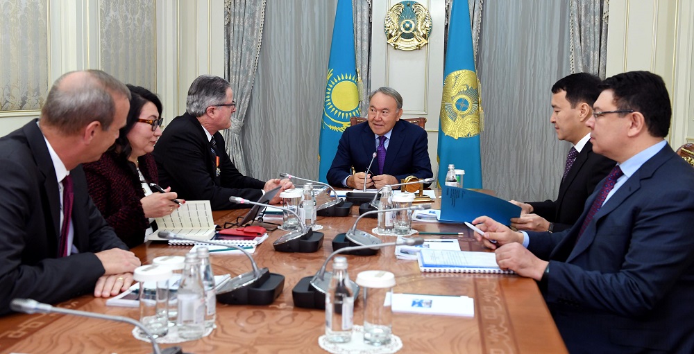 Nazarbaev «Shevron» kompanııasynyń bas atqarýshy dırektorymen kezdesti