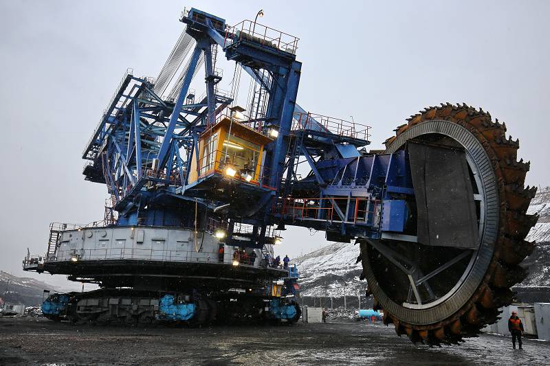 Ekibastuzda rotorly alyp ekskavator synaqtan ótti