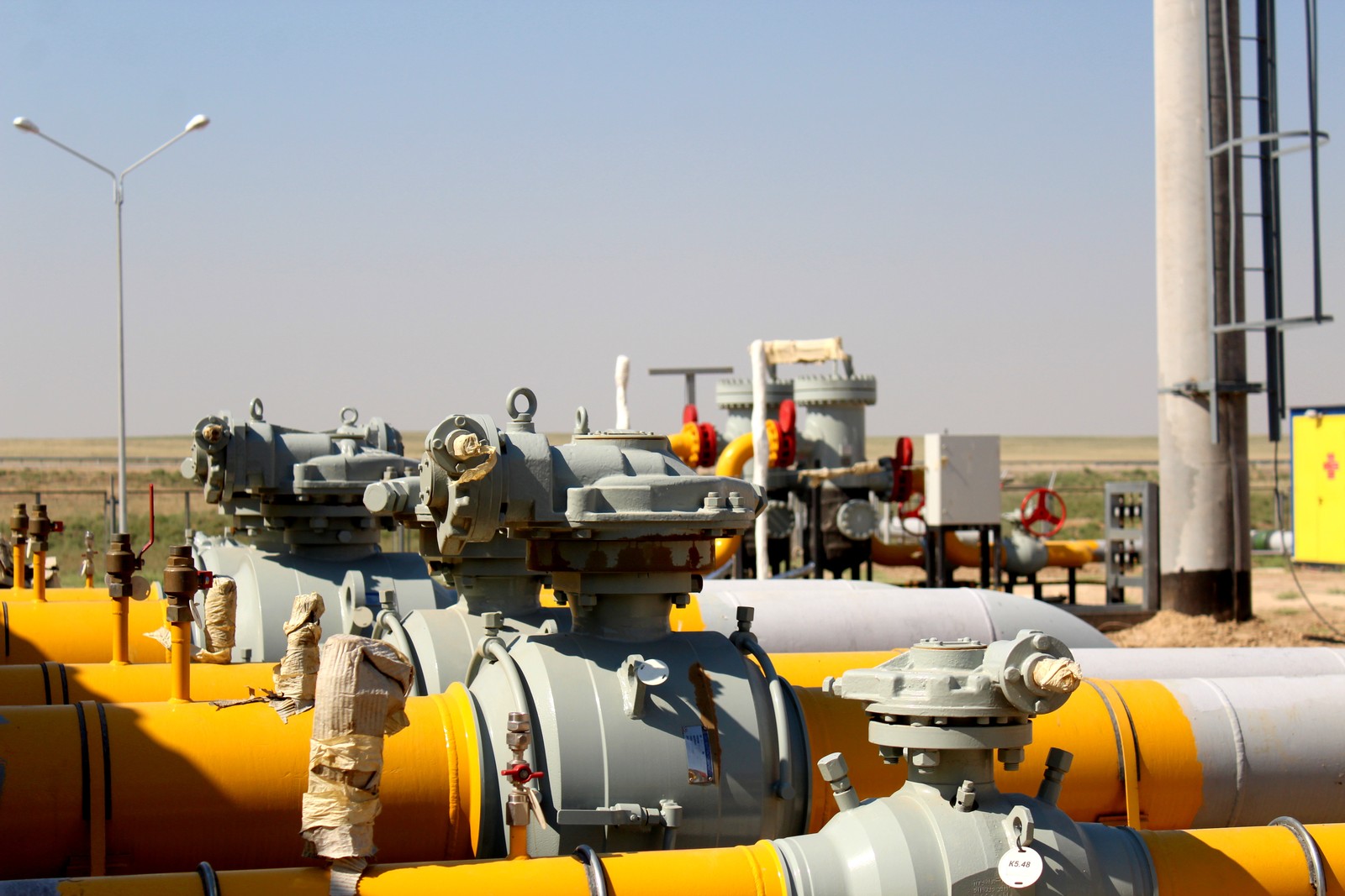 OQO-da aýdandarǵa gaz tartyla bastady