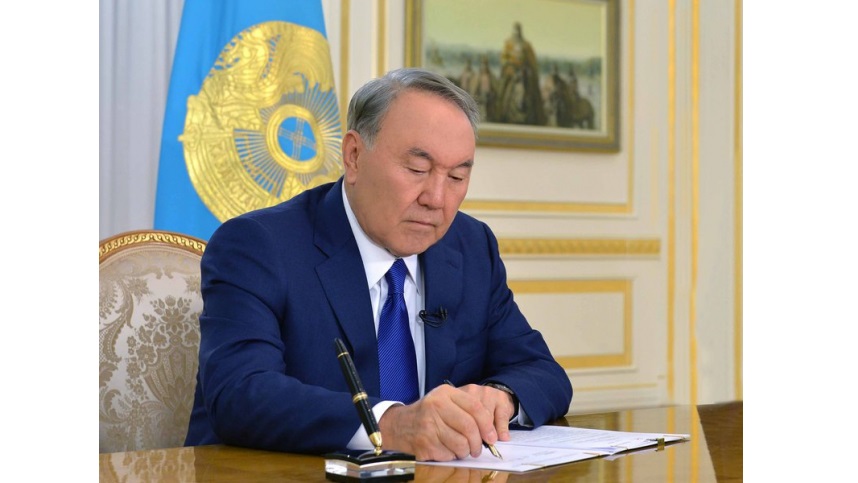 Nazarbaev Muzafar Álimbaevtyń týǵan-týysqandaryna kóńil aıtty