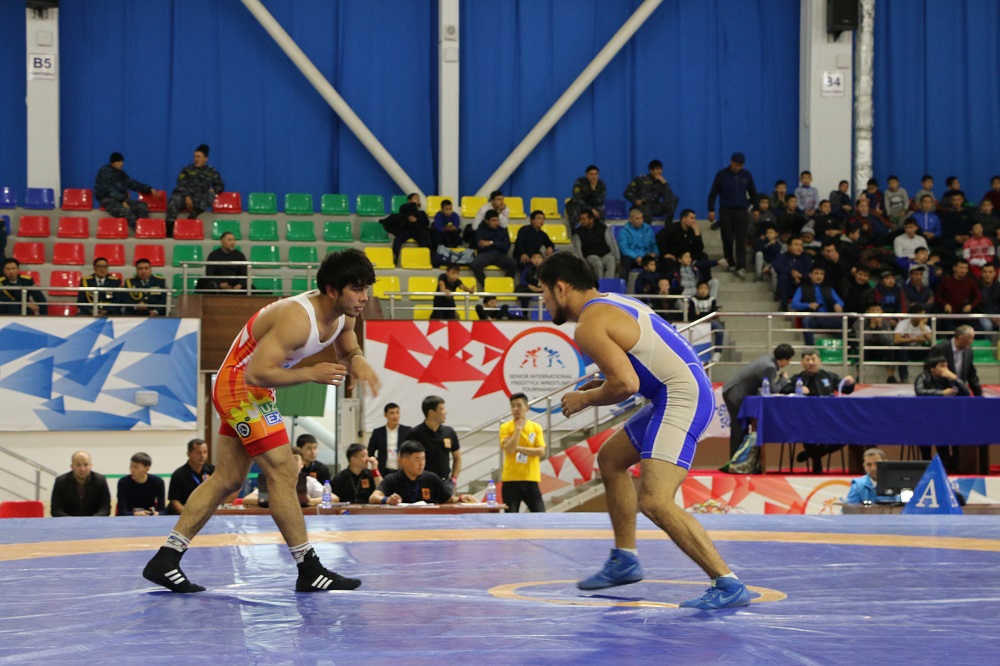 Taraz qalasynda Dinmuhamed Qonaevty eske alýǵa arnalǵan týrnır ótti