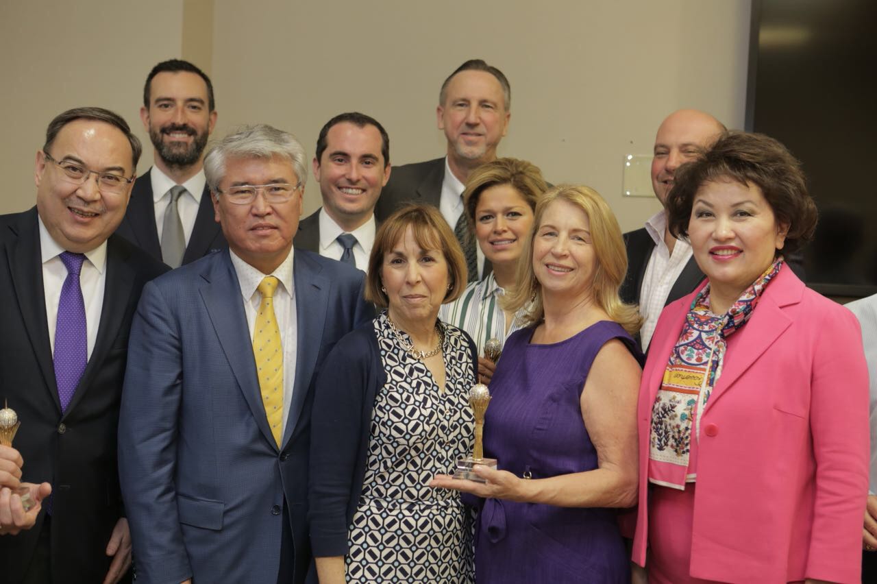 Elimizde Gollıvýd fılmderi túsirilýi múmkin