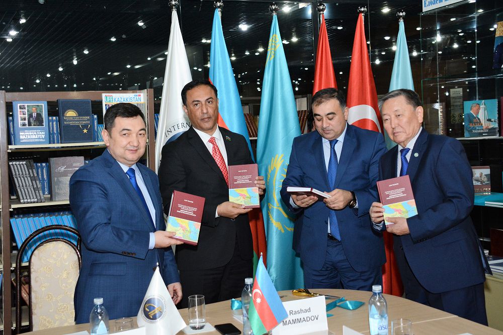 Professor Álı Gasanovtyń kitaby qazaq tiline aýdaryldy