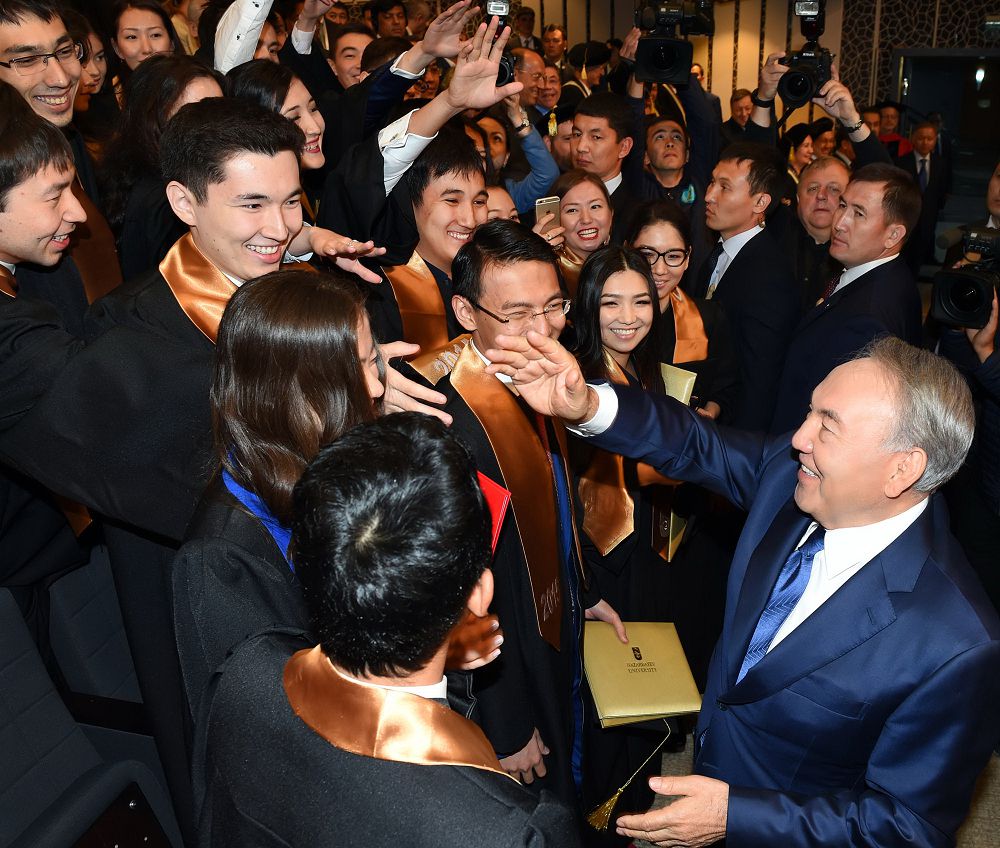 Dáýren Abaev: Alasapyran dúnıedegi Qazaq­stannyń orny qandaı?