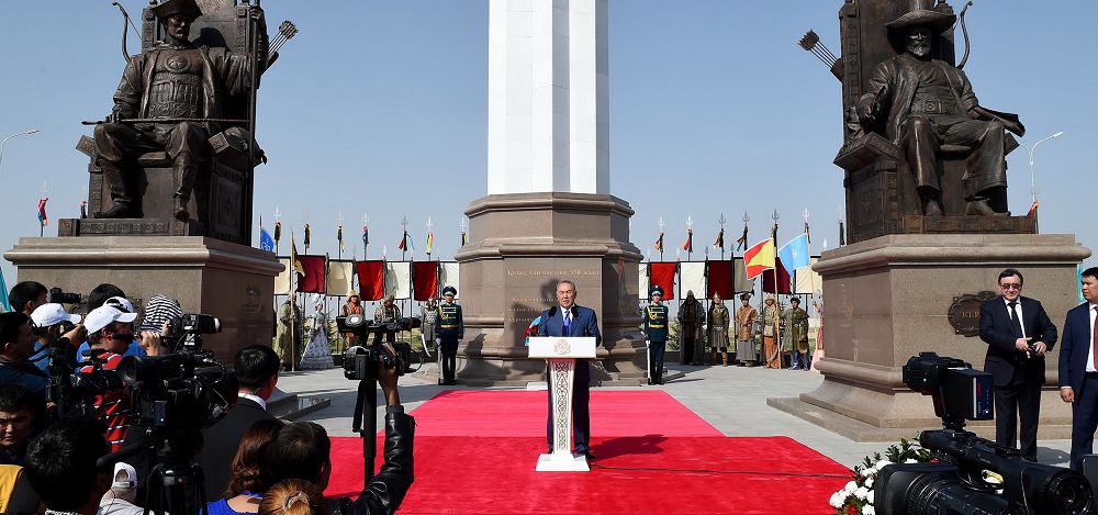 Elbasy jáne egemendik