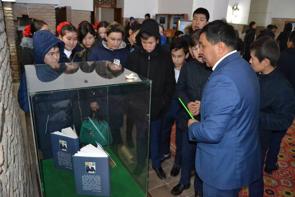 «Áziret Sultan» qoryq-mýzeıinde «Elin súıgen - Elbasy» kórmesi ashyldy