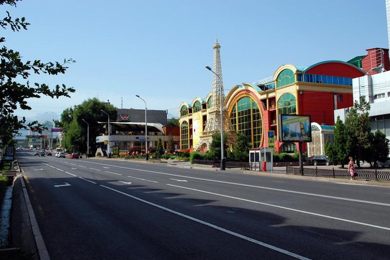 Almatyda Nazarbaevtyń atyna kóshe berildi